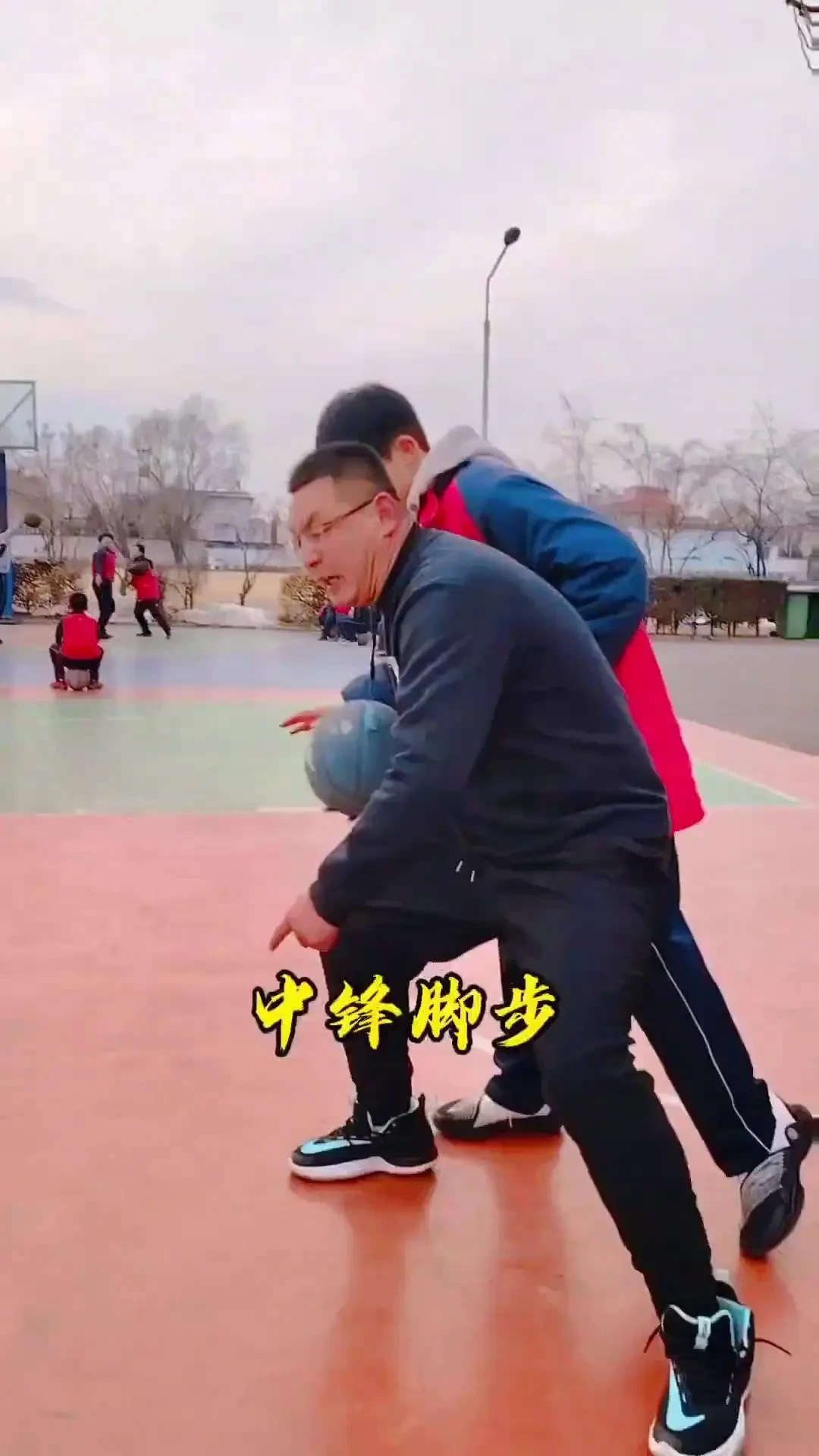 业余篮球爱好者如何提升中锋技能